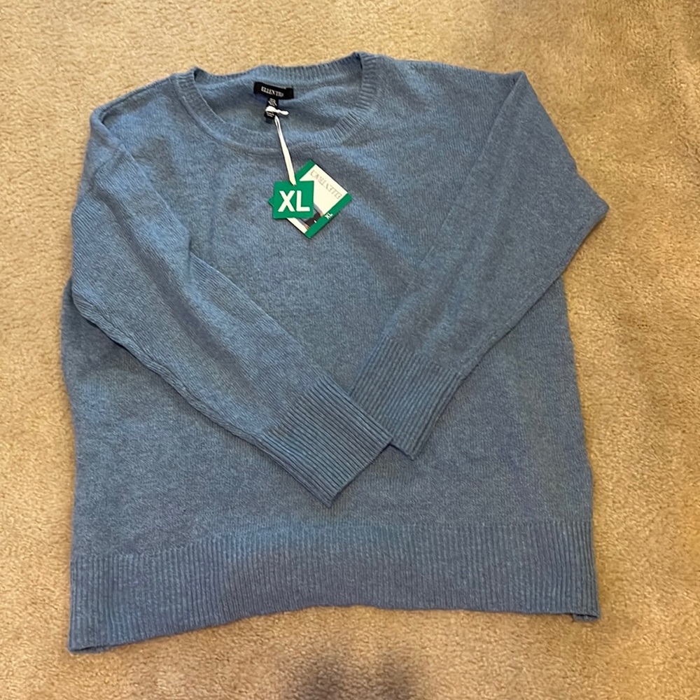 Scoop neck sweater